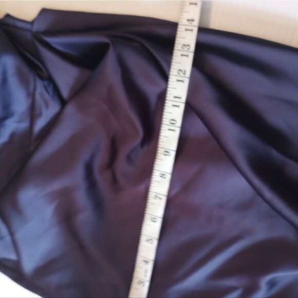 David's Bridal eggplant runched side sleeveless formal - Picture 8 of 9